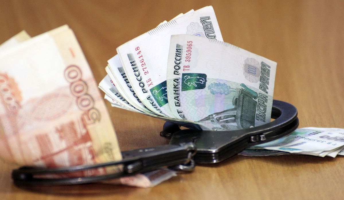 Курянин получил более миллиона рублей за обещание спасти от тюрьмы