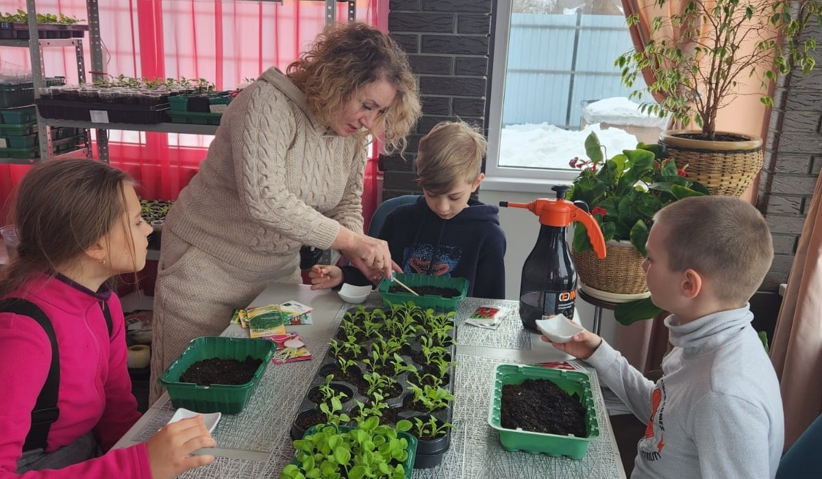 В Курской области щигровские семьи посещают школу садоводства и огородничества на базе центра соцпомощи